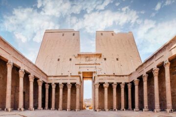 Храмы Эдфу и Ком омбо из Луксора